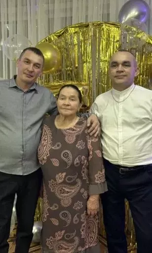 Хәмидуллиннар - Яшел Үзән районы Бишнә авылының үрнәк гаиләсе