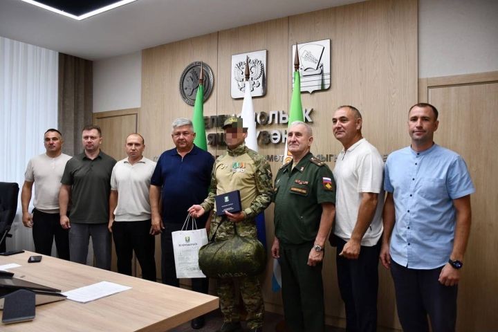 «Өйдә аны әтиләре дип көтәләр, ә алгы сызыкта – Хәмит…»