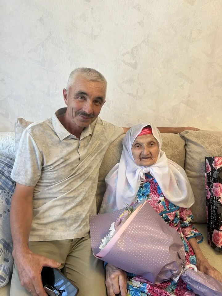 Суфия Әхмәтшина 90 яшьлек юбилеен каршы алды