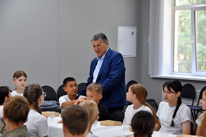 Встреча руководства «ПОЗиС» с юными заводчанами