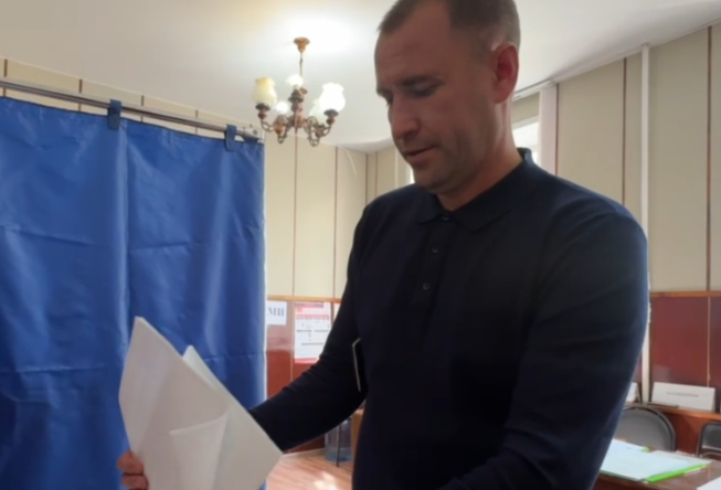 Яшел Үзән торак-коммуналь хуҗалыгы департаменты җитәкчесе туган авылы Норлатта тавыш бирде